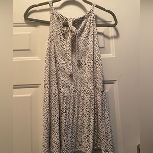 ADRIANNA PAPELL WHITE AND BLACK TANK TOP WITH BOW, SIZE M
